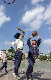 就你打的可以，其他人真是拉完了，没有战术，靠你硬解，加油＂