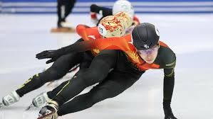 休斯顿太空人在 2022 年击败费城人夺冠，主帅“老爹”贝克终于捧起个人执教首座世界大赛奖杯