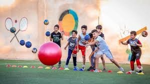 为什么客队球员在进入异地球场前需要进行视力对环境亮度的特殊适应