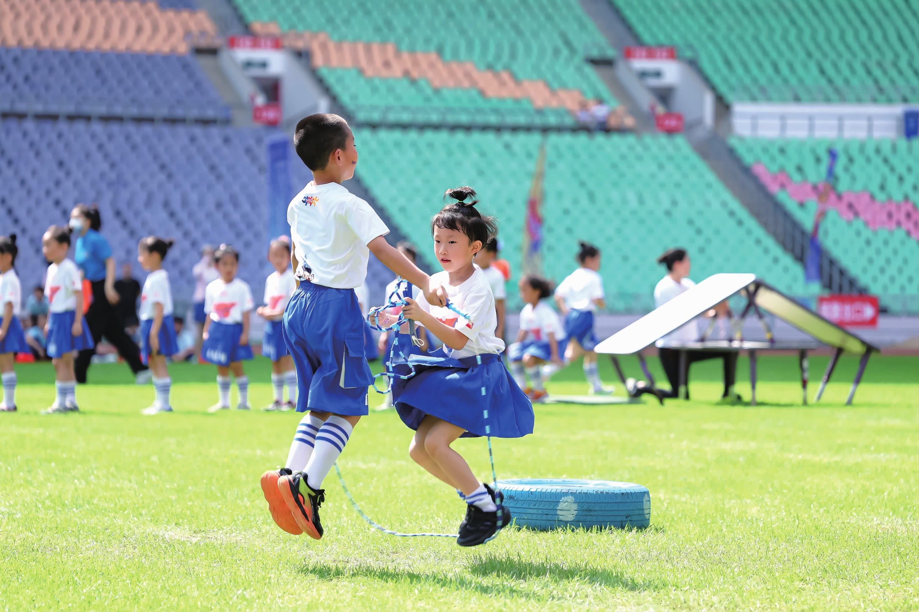 真奇怪！北京三大顶薪合砍12分，比32岁老将得分还少，怪得不4战3负