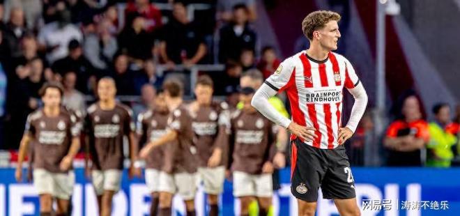 逼迫球员在 逼迫球员在